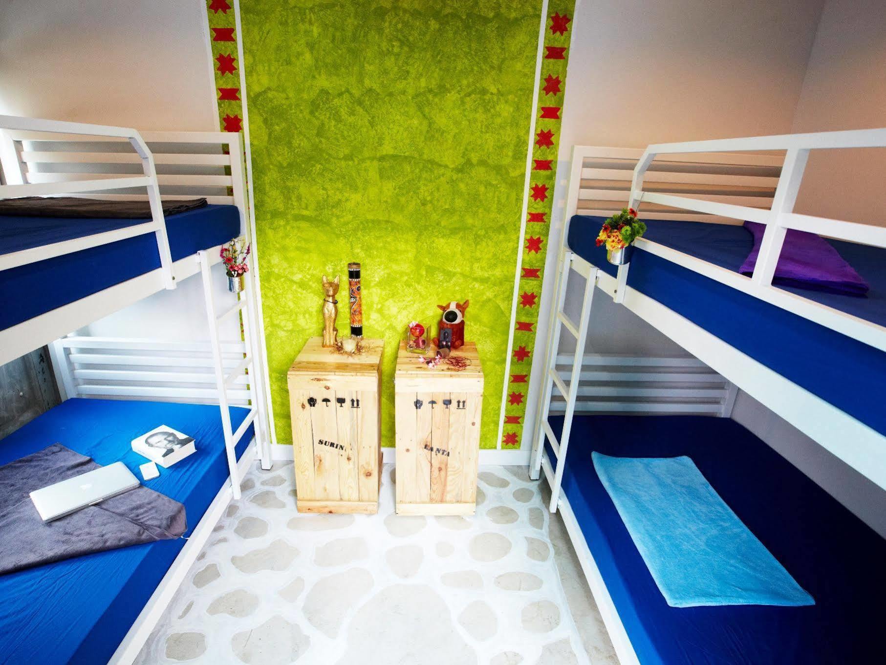 Wh Hostel Бангкок Экстерьер фото