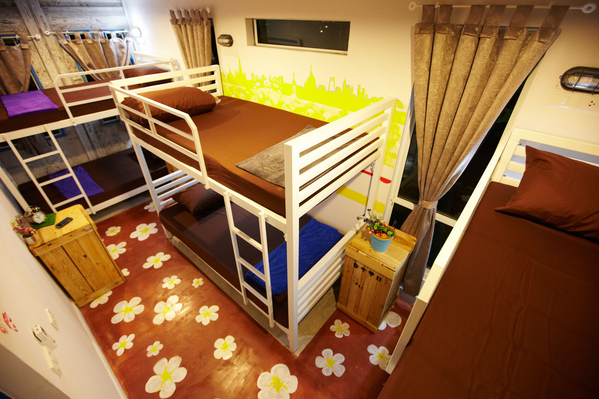Wh Hostel Бангкок Экстерьер фото