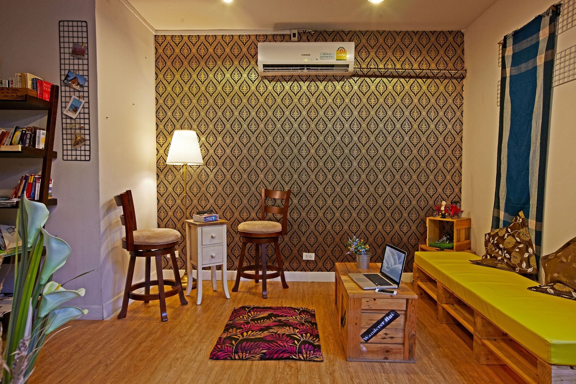 Wh Hostel Бангкок Экстерьер фото